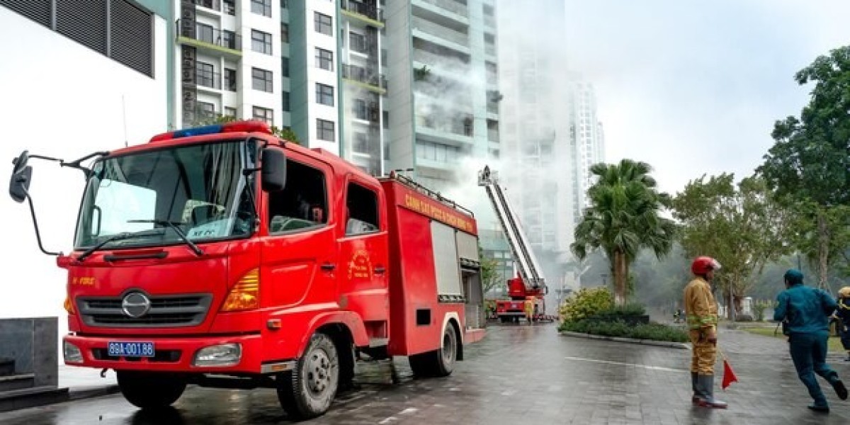 Innovation Frontiers: A Look at Future Demand in Fire Truck Market