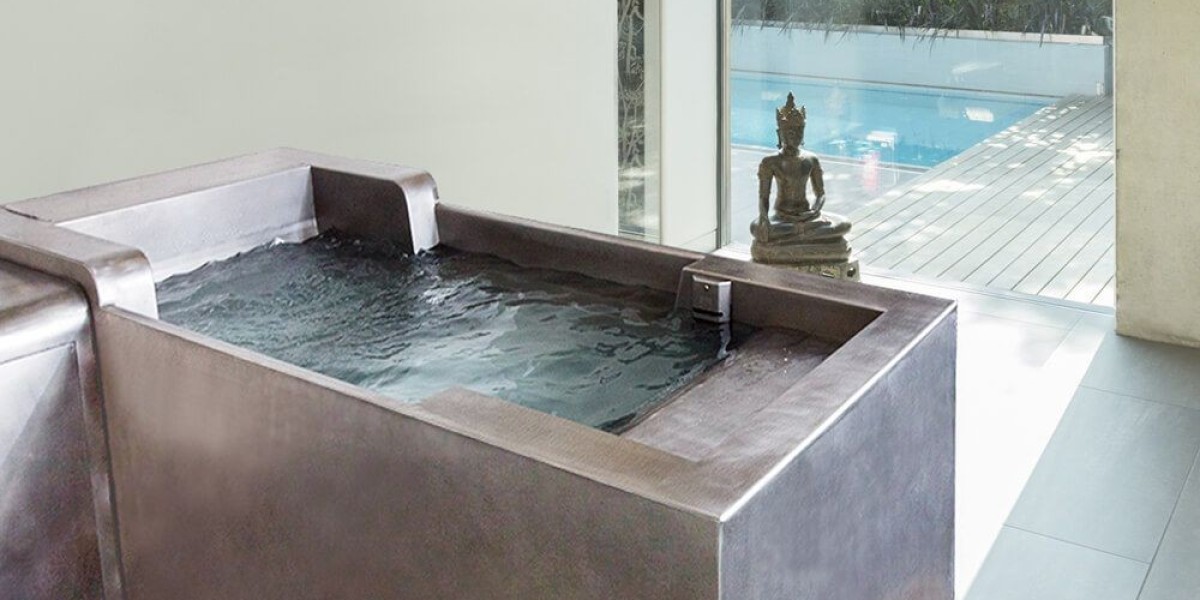 Cold Plunge Pools: The Cool Solution for Post-Workout Recovery