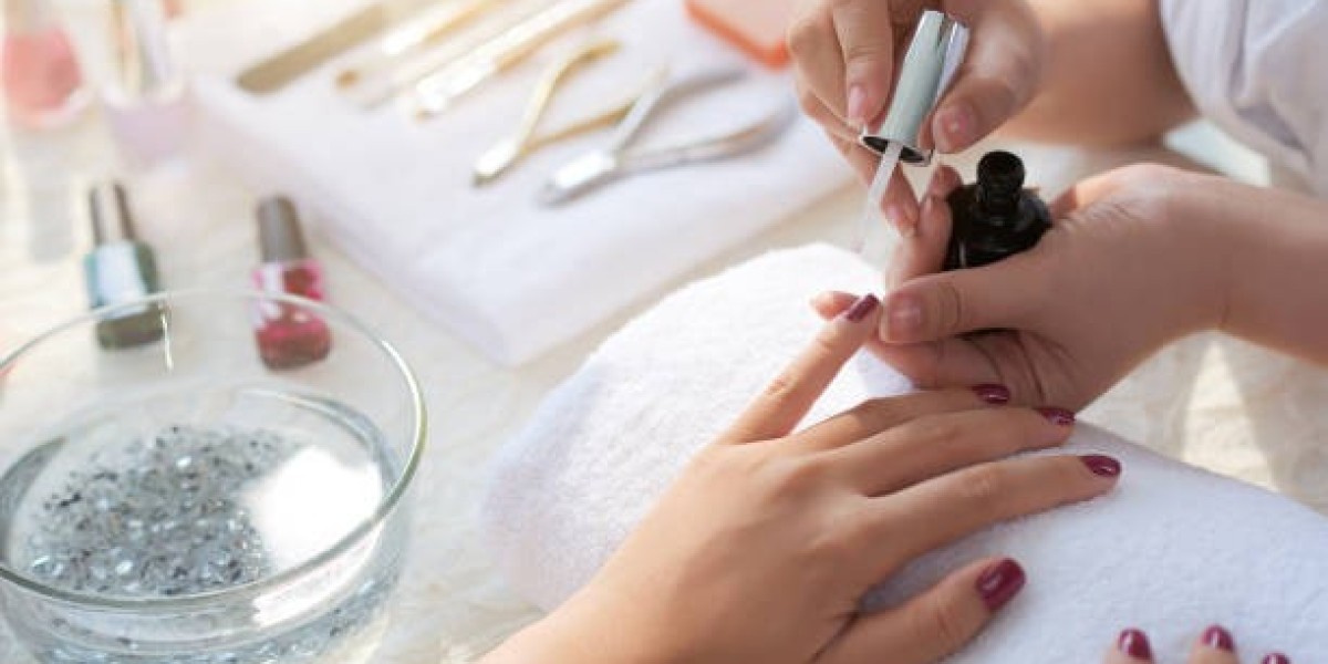 Global Nail Care Market: Growth Forecast and Analysis